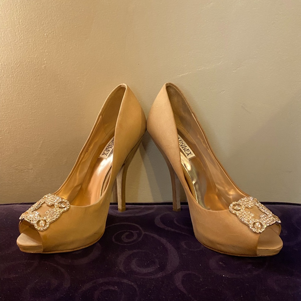 Badgley Mischka Peep toe heels in 8.5